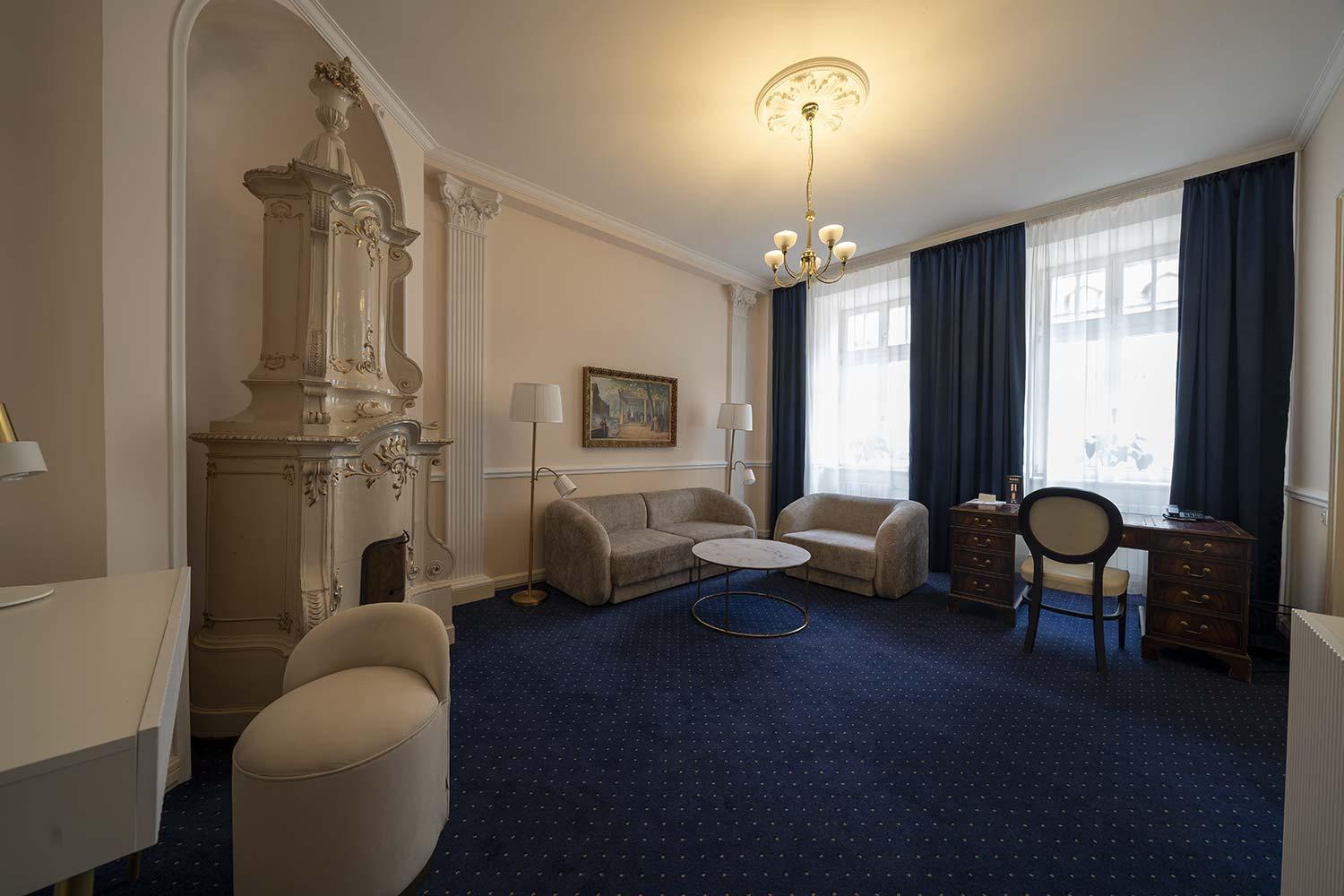 Hotel Embassy การ์โลวีวารี ภายนอก รูปภาพ